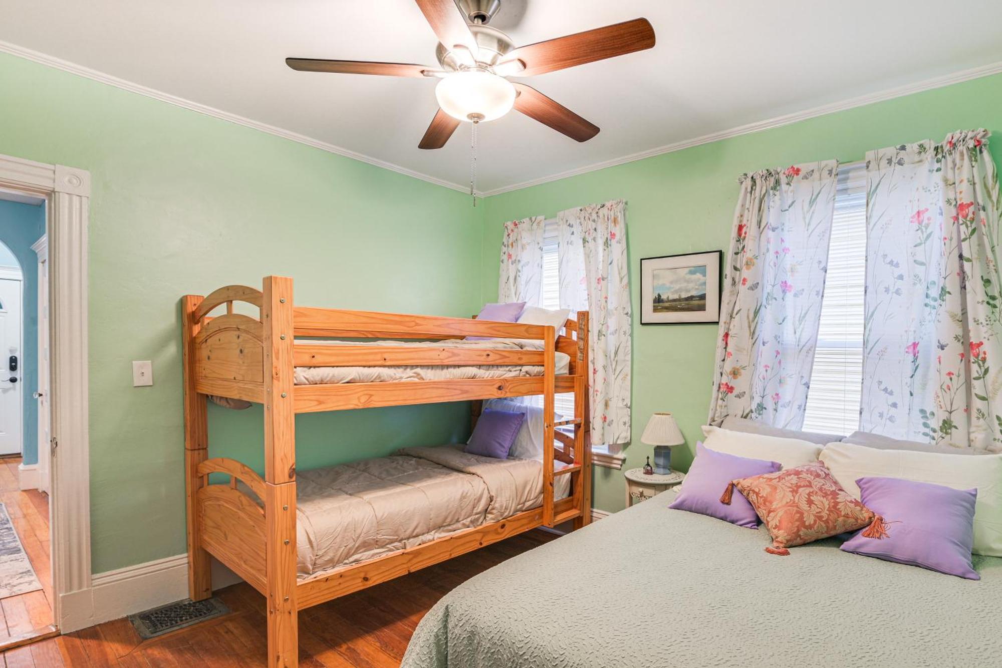 Medford Apartment Rental, 5 Mi To Downtown Boston Exterior photo